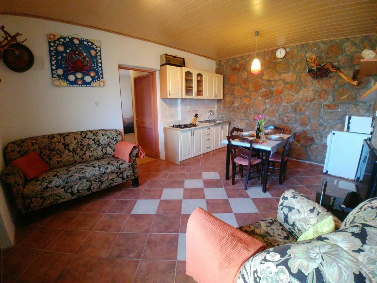 Apartments Marija Karlobag Kültér fotó