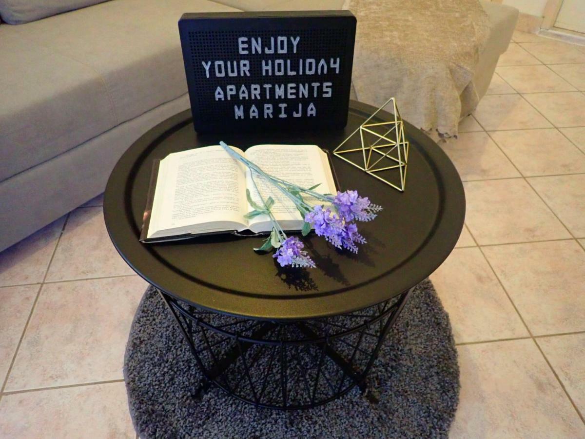 Apartments Marija Karlobag Kültér fotó