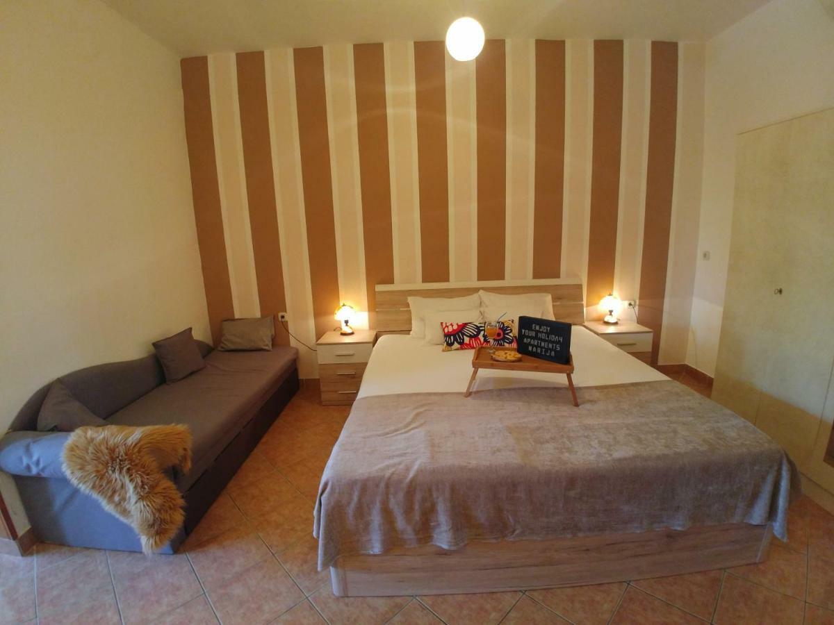 Apartments Marija Karlobag Kültér fotó